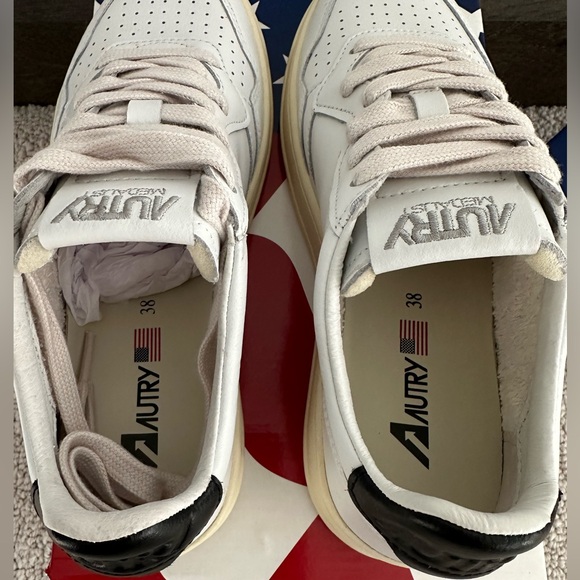 NWT Autry Medalist Leather Sneakers - Picture 5 of 6